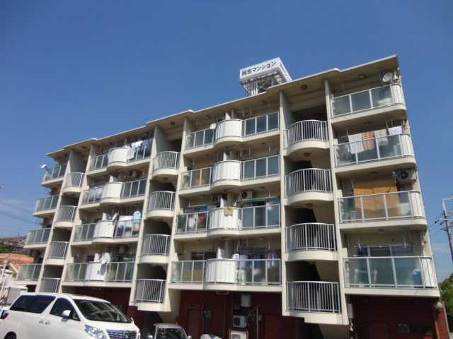 第1岡田マンションの外観