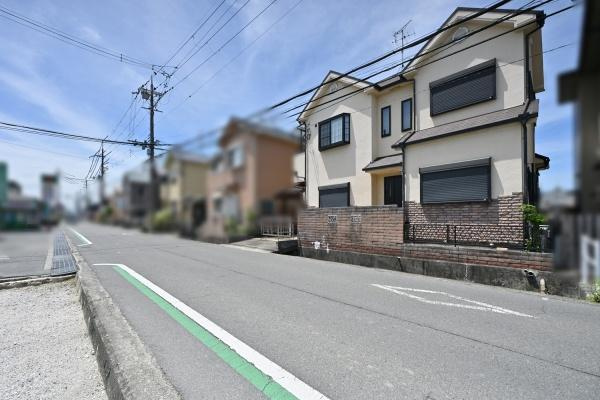 香芝市五位堂４丁目　一戸建の前面道路含む現地写真|■現地撮影写真■前面道路６ｍと広々開放的！