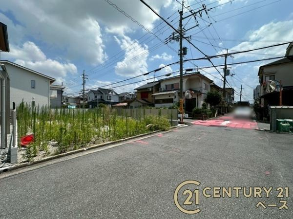 大和高田市田井新町　建築条件なし土地の前面道路含む現地写真