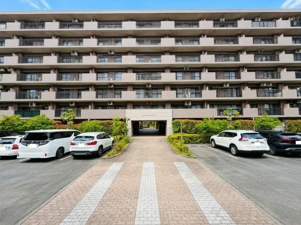 クリオ新横浜北参番館の駐車場|平置き駐車場です。