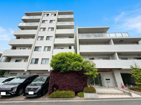 エル・ステージ希望が丘のその他|マンション外観です。エントランスはスロープがございます。
とても管理の行き届いたマンションです。
