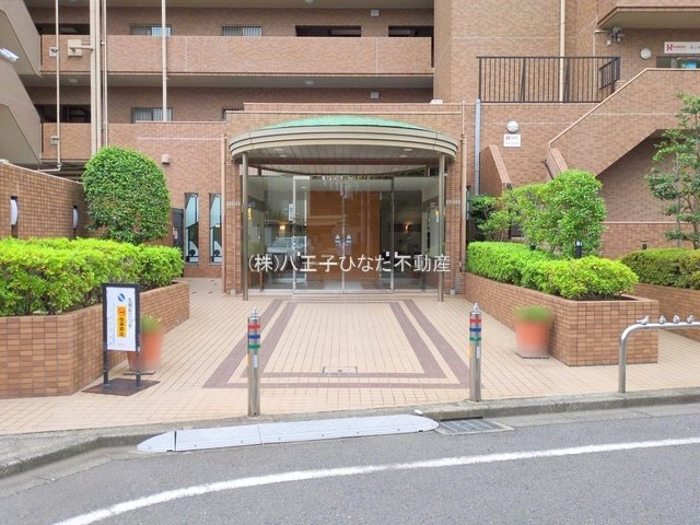 祝成約　ファミールスクエア八王子　八王子市　中古マンションのエントランス|～仲介手数料無料☆八王子ひなた不動産～ファミールスクエア八王子