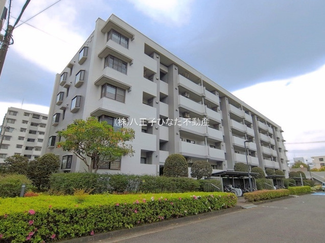 祝成約　多摩ニュータウングリーンコープ南大沢団地　１号棟　八王子市　中古マンションの外観|～仲介手数料無料☆八王子ひなた不動産～多摩ニュータウングリーンコープ南大沢団地	
