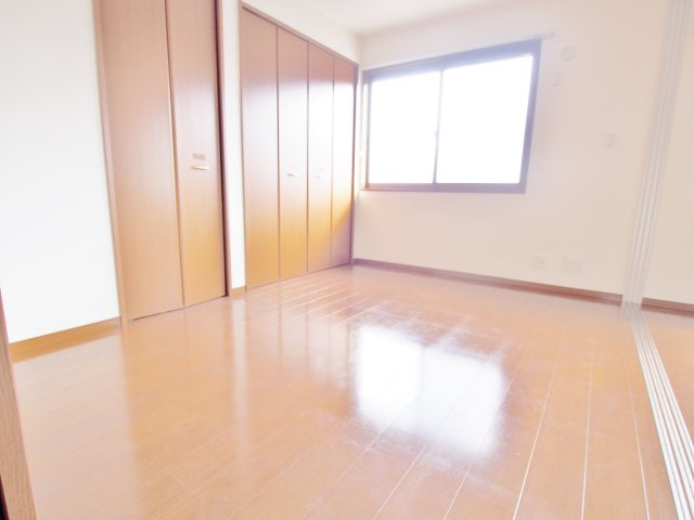 サニーコート船越Iの洋室