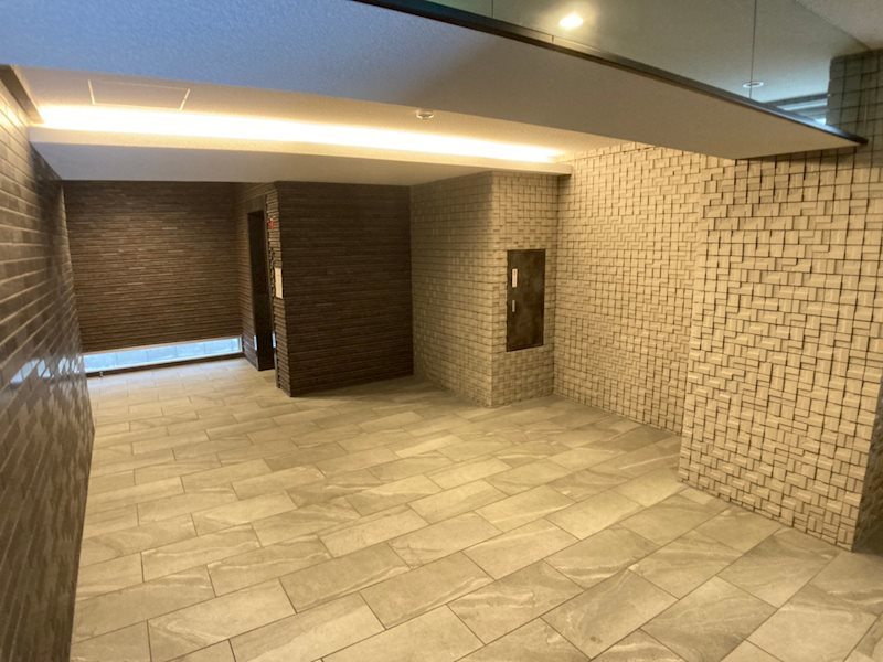 M:COURT新町のロビー