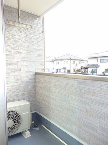 エスポワールのバルコニー|外からの目が気にならないバルコニーで洗濯物が干せます
