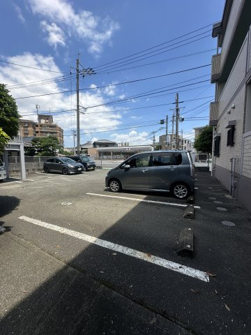 シャトレTOKIEの駐車場
