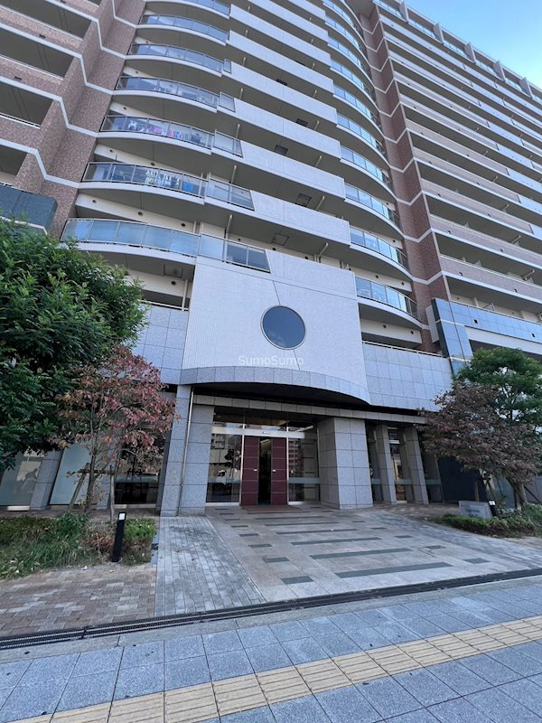 ロイヤルパークスなんばの外観|外観は落ち着いています