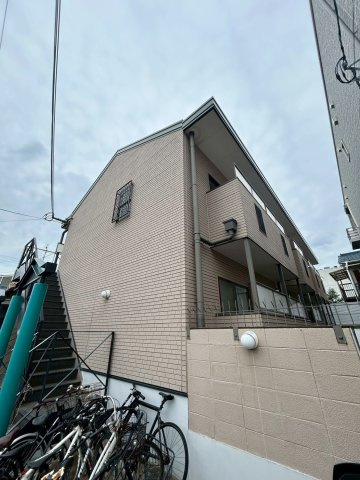 フローレス岡本の外観
