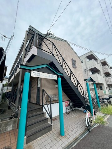 フローレス岡本の外観