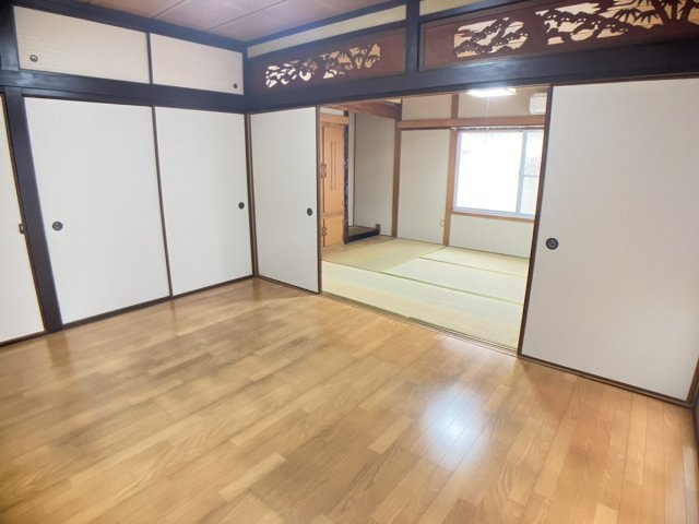 【洋室】 | 中之町4丁目　貸家