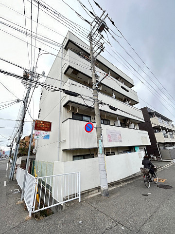 荻野マンションの外観|おしゃれな外観です
