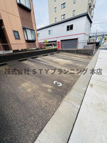 仲介手数料0円！グランドールKの駐車場
