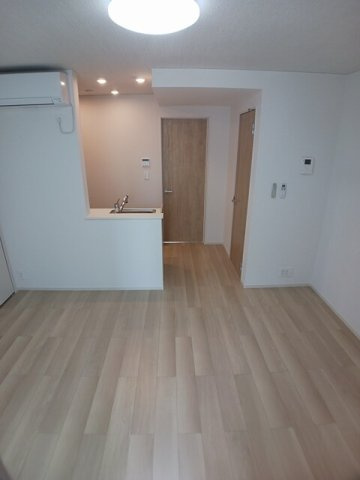 ルミエール　ワイズの居間・リビング|こちらの居間で趣味の時間をお楽しみください