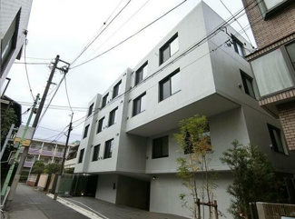 【外観】 | 鉄筋コンクリート造のがっちりとした建物。