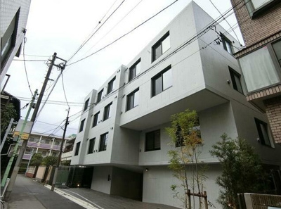 【外観】 | アーバンパーク方南町 | 鉄筋コンクリート造のがっちりとした建物。