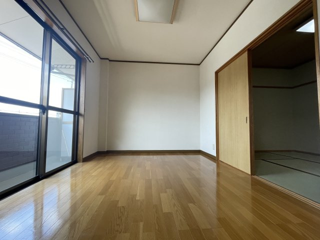 エクセル北町の洋室|南側洋室