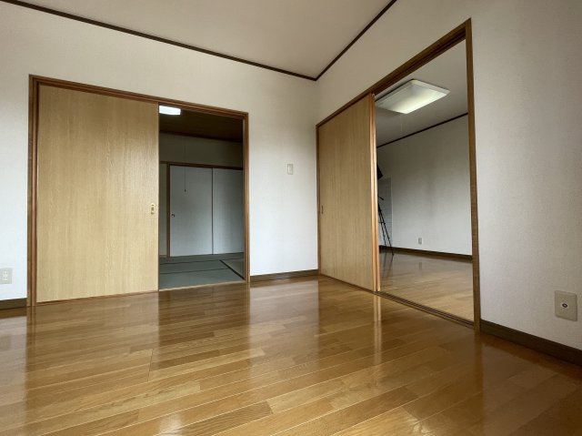エクセル北町の洋室|南側洋室