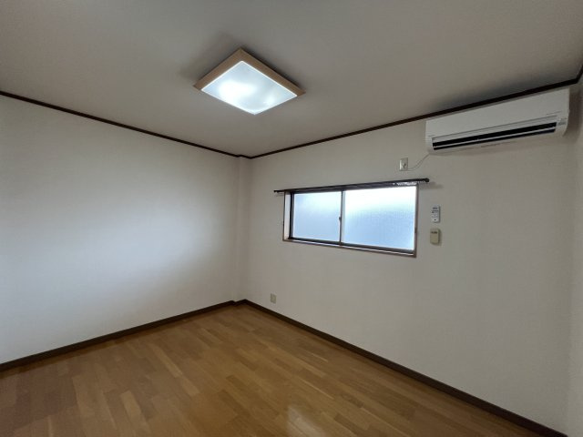 エクセル北町の居間・リビング|北側洋室