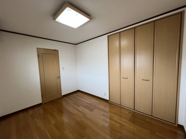 エクセル北町の居間・リビング|北側洋室