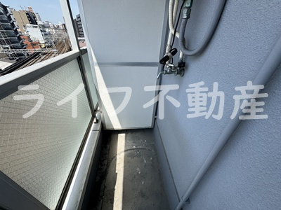 今里CTスクエアのバルコニー|お洗濯にも便利なバルコニー付き