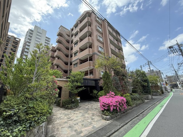 【外観】 | ダイアパレス赤坂☆仲介手数料無料☆ | お子様の通学や休日のお出かけにも便利な環境が整っており、家族の時間を大切にできる街並みが魅力です。
