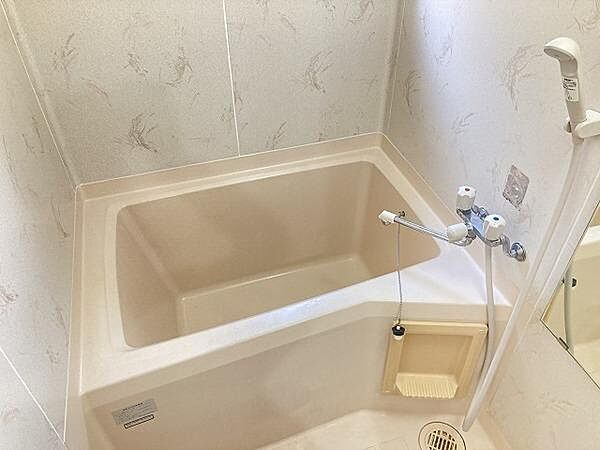 パル今福の浴室|お風呂で日々の疲れを落としましょう