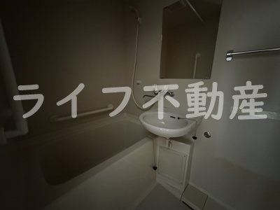 寿コーポの浴室|日々の疲れを癒すお風呂付です