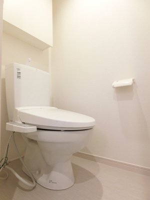 【トイレ】 | リブリ・マノアフォールズ | 落ち着いた色調のトイレです