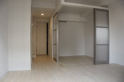 【居間・リビング】セレニテ本町グランデ