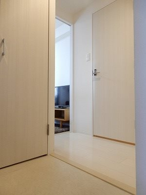 【玄関】セレニテ本町グランデ