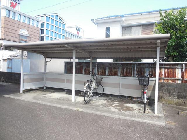 MsLifeの駐車場