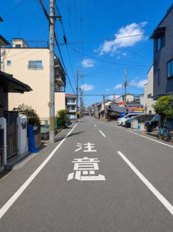 【前面道路含む現地写真】