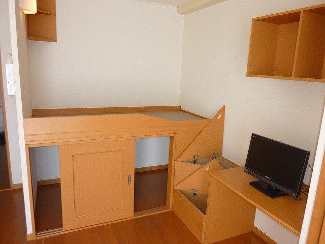 落ち着いて過ごせるお部屋なので、寝室にいかがでしょうか