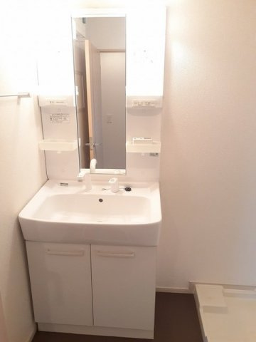 明るい洗面所です