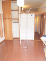 内装は落ち着いています