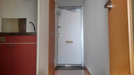 明るい玄関です