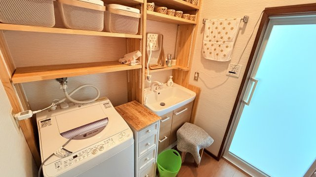 浅間ハイランドパーク  通年利用可能  定住にもおすすめの一邸の洗面所