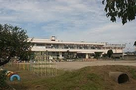 東児玉小学校まで2000m