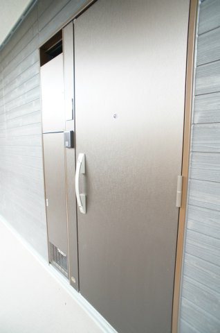 リブリ・グランドソレーユの玄関