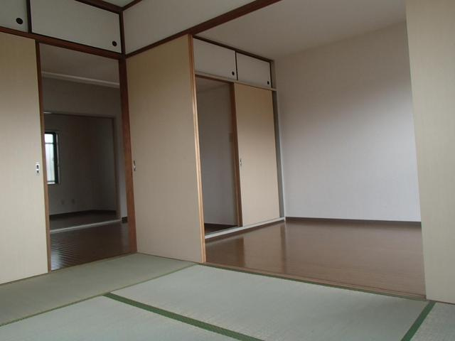 サンモールクレスト |仕切りを開けると開放感！