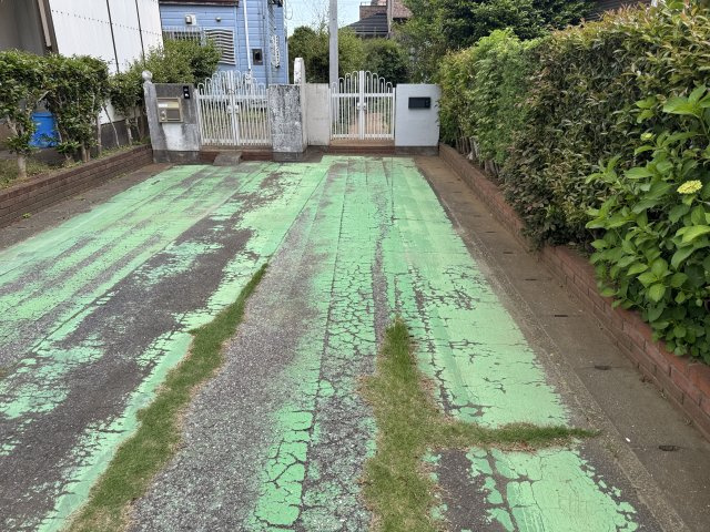 成田市飯田町戸建の駐車場|駐車場（縦列２台分）