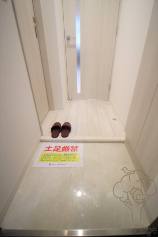 プライマル新大阪の玄関