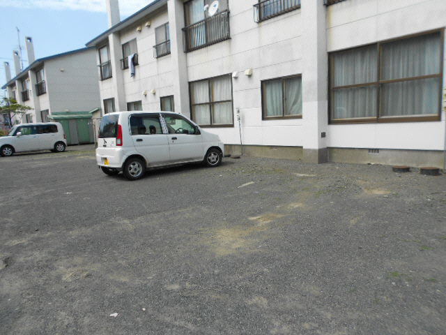 ラフランセＬの駐車場