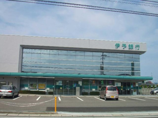 【周辺】 | Ｃａｓａ　Ａｌｅｇｒｉａ | 伊予銀行空港通支店まで984ｍ