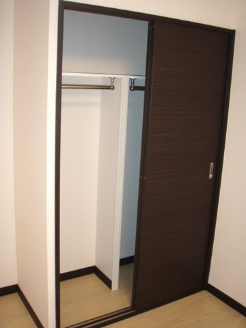 洋服がかけやすい収納です