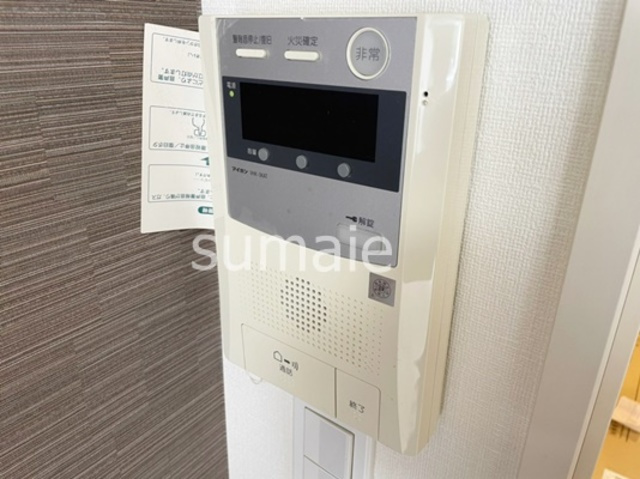 アクシーズタワー大門町のセキュリティ|モニター付きインターホンです☆