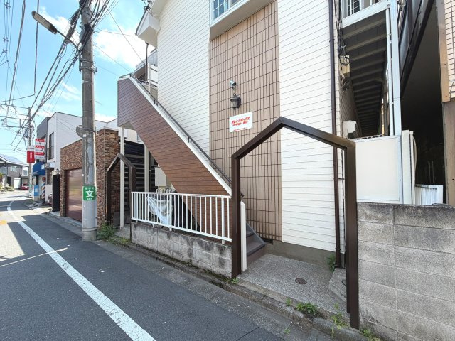 清潔なエントランスです