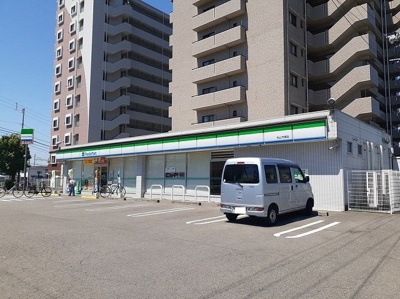 【周辺】 | エルディム小栗 | ファミリーマート竹原店様まで300m