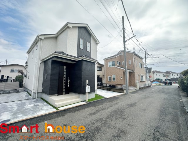 町田市南大谷1丁目　新築1棟の前面道路含む現地写真|お住まいの前面道路が広いと駐車が楽になり、陽当たりも遮られないので明るく居心地の良いお家になります♪
